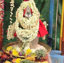 கோவில்பட்டியில் ஆடி மாத பௌர்ணமி பூஜை மற்றும் வரலட்சுமி நோன்பு