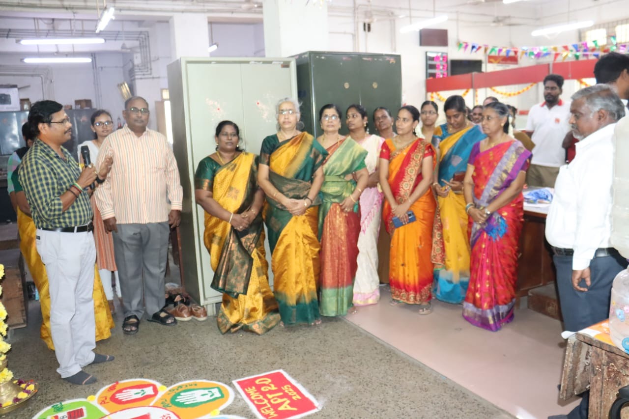 ராணிப்பேட்டை மாவட்டம் தலைமை அஞ்சல் அலுவலகத்தில் மேம்படுத்தப்பட்ட புதிய தொழில்நுட்பம் சேவை 2.0 தொடக்க விழா