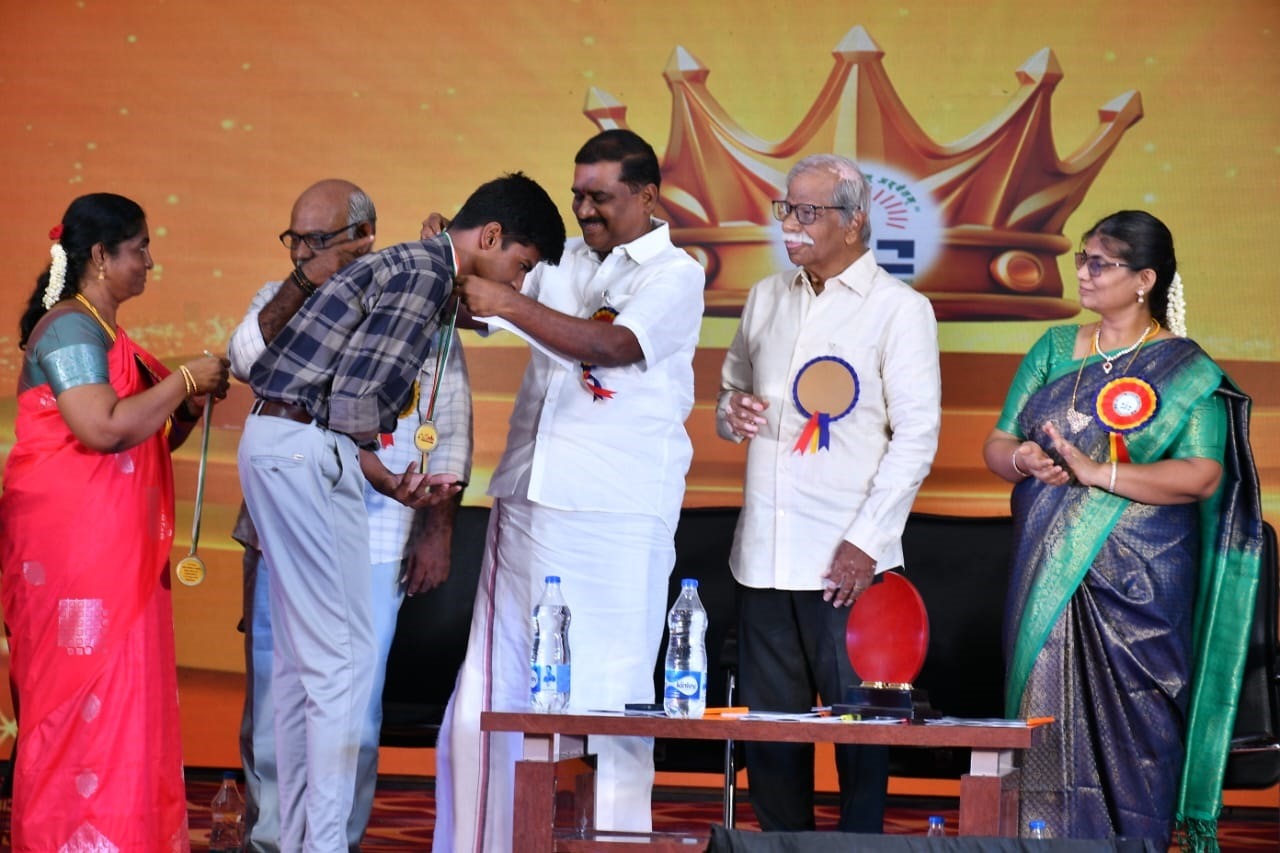 விளாத்திகுளம் ஸ்ரீஅம்பாள் வித்யாலயா பள்ளி ஆண்டு விழா