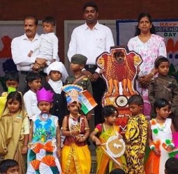 எஸ்எம்ஏ நேஷனல் பப்ளிக் பள்ளி, எஸ்எம்ஏ கல்வியியல் கல்லூரியில் சுதந்திர தின விழா