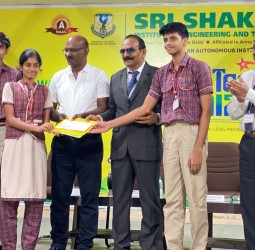 பொள்ளாச்சி ஸ்ரீ சக்தி பொறியியல் கல்லூரியில் நடந்த டெக் விஸ்ஸி -2025 போட்டி