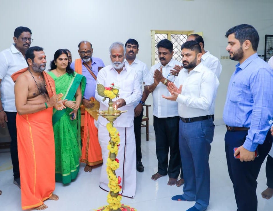 வடசென்னை வளர்ச்சித் திட்டத்தின் கீழ் சிஎம்டிஏ சார்பில் “முதல்வர் படைப்பகம்” அமைப்பதற்கான பூமி பூஜை