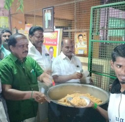 ஸ்ரீ தேவி மாசுபடா அம்மனுக்கு பால்குடம் மற்றும் தீமிதி திருவிழாவில் அன்னதானம்