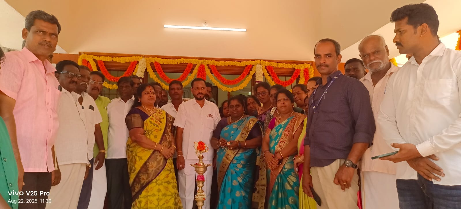 வாலாஜா தாலுக்கா புளியங்கன் நவ்லாக் பஞ்சாயத்தில் கிராம நல அலுவலகம் திறப்பு விழா