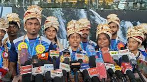 ஆசிய ரோலர் ஹாக்கி சாம்பியன்ஷிப் போட்டியில் தங்கப் பதக்கம் வென்ற இந்திய அணிக்கு மதுரையில் உற்சாக வரவேற்பு