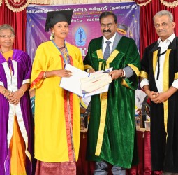 வெங்கடசாமி நாயுடு கல்லூரியில் நடந்த பட்டமளிப்பு விழா