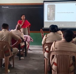 சிதம்பரத்தில் போலீஸாருக்கு இ-சம்மன் வழங்குவது குறித்த பயிற்சி