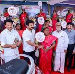 சென்னையிலிருந்து தனுஷ்கோடி வரை 2 சக்கர வாகனப் பேரணி: உதயநிதி துவக்கினார்