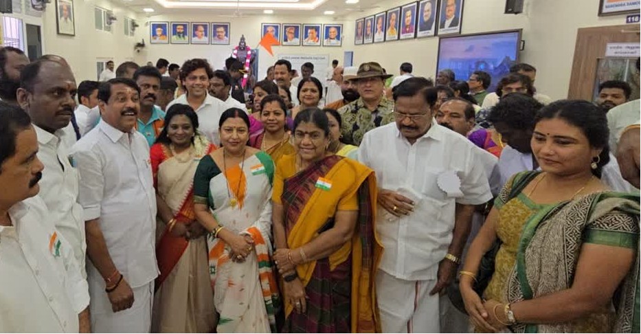 கமலாலயத்தில் பாஜக சார்பில் சுதந்திர தின விழா