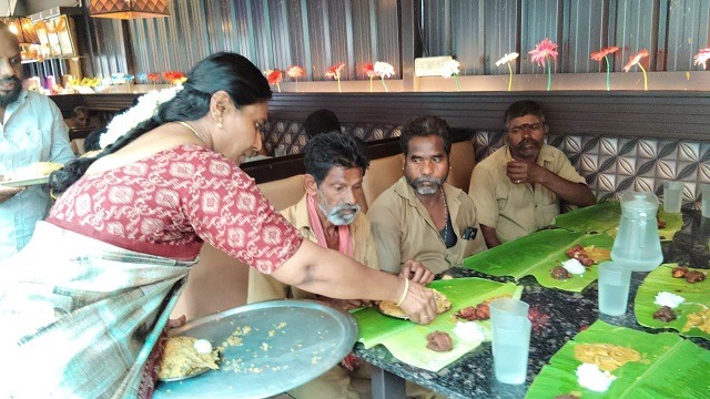 தென்காசி நகரப் பகுதியில் உள்ள AM டு PM என்கின்ற பிரபல உணவகத்தின் 3-வது ஆண்டு தொடக்க விழா