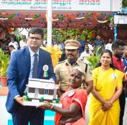 திருச்சி மாவட்ட ஆயுதப்படை மைதானத்தில் நேற்று நடந்த சுதந்திரதின விழா