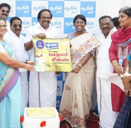 14 கிராம் ஆவின் பாதாம்மிக்ஸ் பவுடர் தற்போது ரூ.10 நிர்ணயம் செய்யப்பட்டு, நேற்று அமைச்சர் மனோ தங்கராஜ் அறிமுகம்