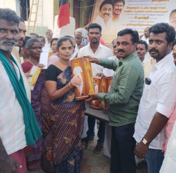 டி.மேட்டுப்பட்டி கிராமத்தில் திமுக சார்பில் சட்டமன்ற உறுப்பினர் வெங்கடேசன் கலந்து கொண்டு நலத்திட்ட உதவிகளை வழங்கினார்