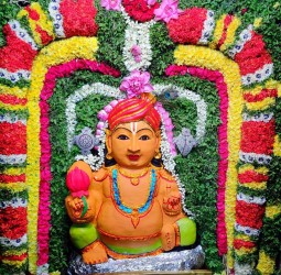 ஸ்ரீ பூத நாராயணன் கிருஷ்ணன் அவதாரத்தில்........