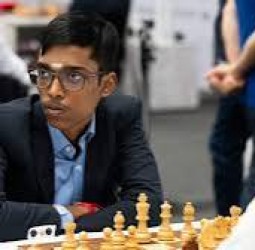 இறுதிப் போட்டிக்கு பிரக்ஞானந்தா தகுதி