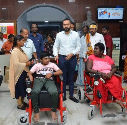 நாகையில் மாற்றுத்திறனாளிகளுக்கு நலத்திட்ட உதவிகள்