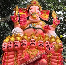 புதுச்சேரி பிள்ளையார்குப்பம் கூனிமுடக்கு பகுதியில் பலவகை விநாயகர் சிலைகள் தயாரிக்கும் பணி