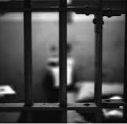 சிறுமிக்கு பாலியல் வன்கொடுமை வழக்கில் தொழிலாளிக்கு 20 ஆண்டு, பெண்ணுக்கு 5 ஆண்டுகள் சிறை