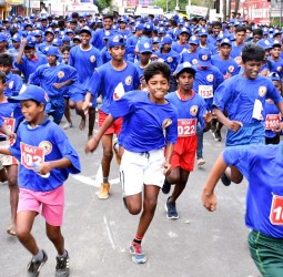 திண்டுக்கல்லில் 12-வது புத்தகத் திருவிழாவை முன்னிட்டு விழிப்புணர்வு மாரத்தான் போட்டி