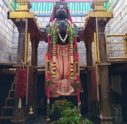 நாமக்கல் ஆஞ்சநேயர் கோயிலில் நேற்று சிறப்பு பூஜை