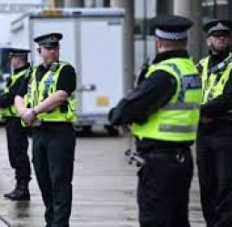 லண்டனில் சீக்கிய வாலிபர் குத்திக்கொலை: 3 பெண்கள் உள்பட 5 பேர் கைது