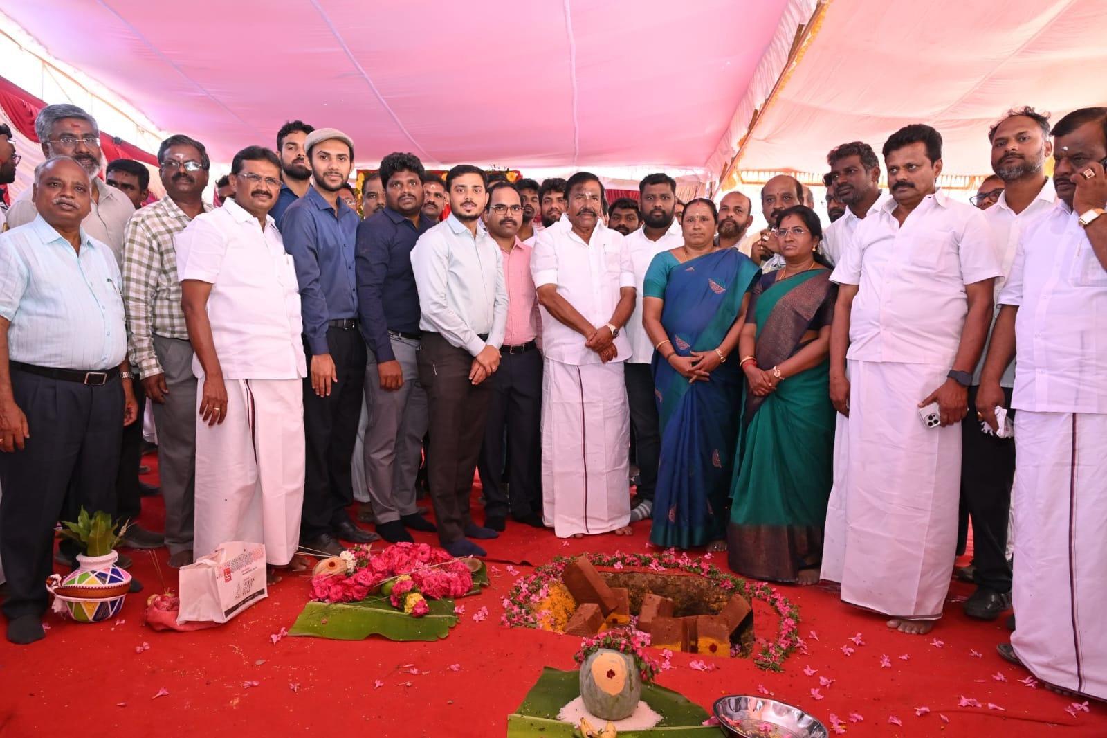 வெள்ளலூர் உரக்கிடங்கு வளாகத்தில் ரூ.69.20 கோடி மதிப்பீட்டில் இயற்கை எரிவாயு மையம் அமைக்கும் பணி