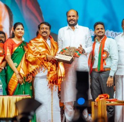 திண்டுக்கல்லில் நடந்த தமிழ்நாடு மக்கள் முன்னேற்றக் கழகக் கட்சியின் வெள்ளிவிழா