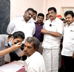 தளி அரசு மேல்நிலைப் பள்ளியில், ‘நலம் காக்கும் ஸ்டாலின்’ திட்ட மருத்துவ முகாம்