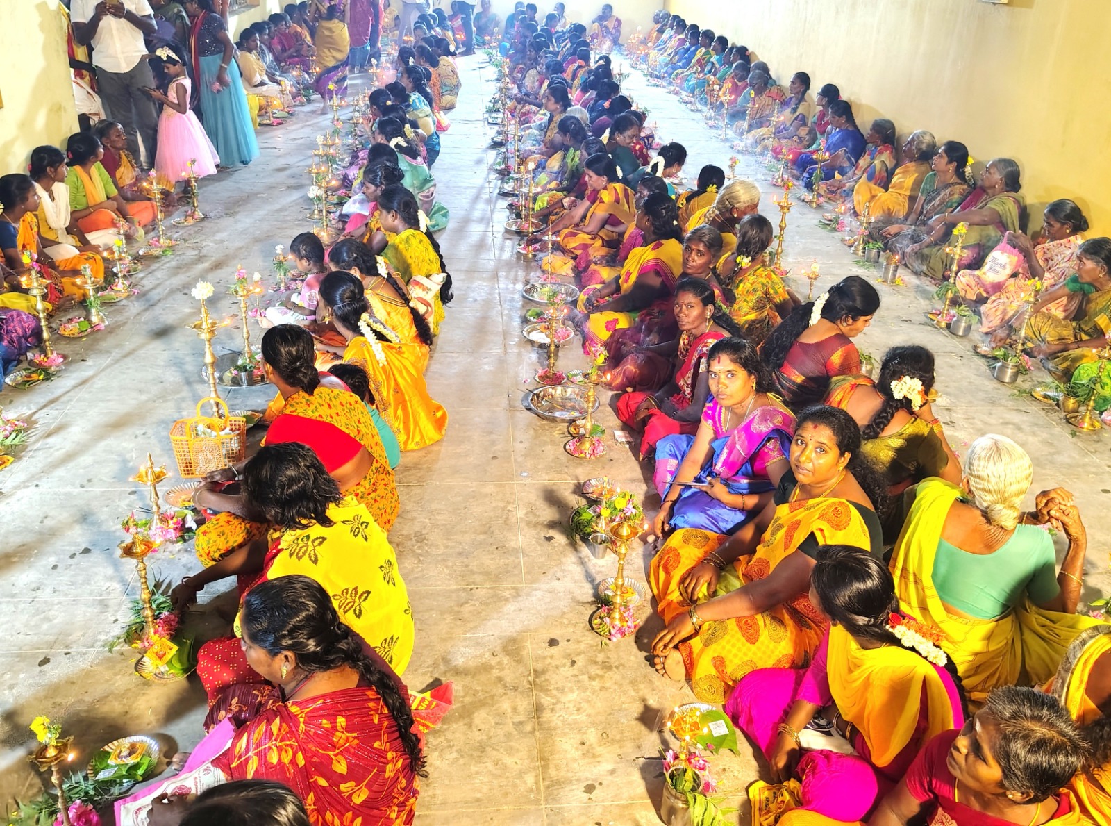 தவெக மகளிரணி சார்பில் விளக்கு பூஜை