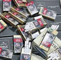 துபாயிலிருந்து கோவை வந்த விமானத்தில் கடத்தப்பட்ட சிகரெட் பறிமுதல்: 7 பேர் கைது