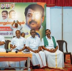 பாஜக நிர்வாகிகளுடன் மாநிலத் தலைவர் நயினார் நாகேந்திரன் ஆலோசனை