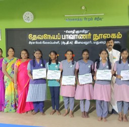 இளமனூர் அரசு மேனிலைப்பள்ளியில் நடைபெற்ற சுதந்திர தின விழா