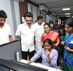 முதலமைச்சரின் உதவி மையத்திற்கு நேற்று முதல்வர் ஸ்டாலின் பார்வையிட்டு, அதன் செயல்பாடுகள் குறித்து கேட்டறிந்தார்