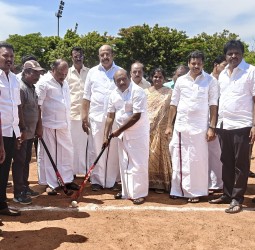 தஞ்சாவூர் அன்னை சத்யா விளையாட்டு அரங்கில் முதல்வர் கோப்பை விளையாட்டுப் போட்டி