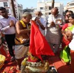பூங்கா நகர் ஏகாம்பரேஸ்வரர் கோயில் குடமுழுக்கு: பி.கே.சேகர்பாபு பங்கேற்றார்