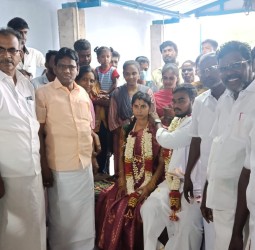 மா.கம்யூ. அலுவலகத்தில்  நடந்த காதல் திருமணம்