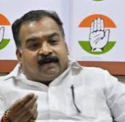 சுதந்திர தின உரையில் ஆர்எஸ்எஸ் பற்றிய பிரதமரின் பேச்சு: மாணிக்கம் தாகூர் எம்.பி. கண்டனம்