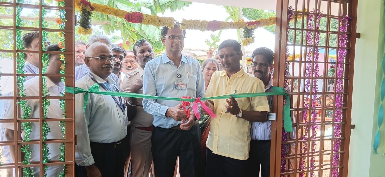 வளவந்தாங்கல் கிராமத்தில் சமூக பொறுப்பு திட்டத்தில் ரூ.60 லட்சம் மதிப்பில் புதிதாக கட்டப்பட்ட பள்ளியின் கூடுதல் வகுப்பறை