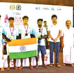 மாமல்லபுரத்தில் 4வது ஆசிய அலைச்சறுக்கு சாம்பியன்ஷிப் போட்டி : வெற்றி பெற்ற வீரர் – வீராங்கனைகளுக்கு பதக்கம் வழங்கினார் உதயநிதி