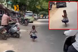 அழுது கொண்டே 3 வயது சிறுமி செய்த செயல்; போலீசார் ஆச்சரியம்