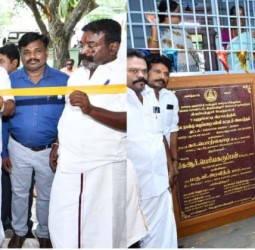 முதல் செஞ்சுரியை முடித்து, இரண்டாவது செஞ்சுரிக்காக காத்திருக்கும் புதுப்பட்டி தொடக்கப் பள்ளி