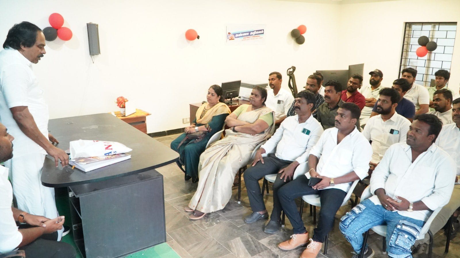 குமரி மேற்கு மாவட்ட திமுக ஐடி விங் நிர்வாகிகளுடன் நடந்த ஆலோசனை கூட்டம்