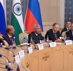 வர்த்தக பற்றாக்குறையை விரைவாக நிவர்த்தி செய்ய ரஷ்யாவிடம் இந்தியா வலியுறுத்தல்