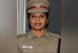 மாணவர்கள் சமூக பொறுப்புடன் செயல்பட வேண்டும்: விழுப்புரம் டி.ஐ.ஜி உமா அறிவுரை