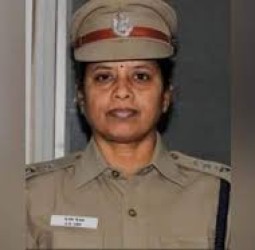 மாணவர்கள் சமூக பொறுப்புடன் செயல்பட வேண்டும்: விழுப்புரம் டி.ஐ.ஜி உமா அறிவுரை