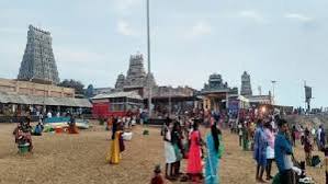 விடுமுறையையொட்டி திருச்செந்தூர் கோயிலில் குவிந்த பக்தர்கள்!