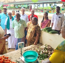 பொள்ளாச்சி உழவர் சந்தை தொடங்கப்பட்டு 25 ஆண்டுகள் நிறைவு