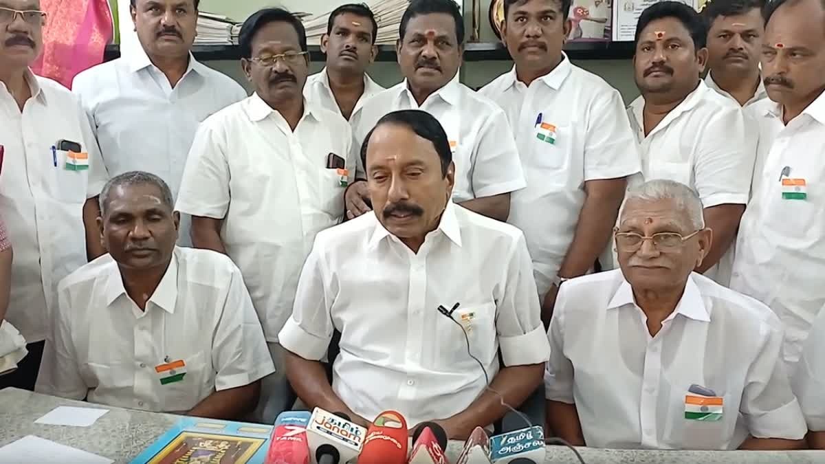 பாஜகவுக்கு தாவுகிறாரா செங்கோட்டையன்? மத்திய அரசுக்கு திடீர் பாராட்டு