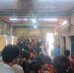 ஆவணி முதல் ஞாயிற்றுக்கிழமையை முன்னிட்டு 101 லிட்டர் பாலாபிஷேகம்