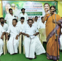 மதுரையில் நடந்த அதிமுக நிர்வாகிகள் ஆலோசனை கூட்டம்